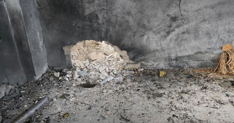 آثار الانفجار داخل المسجد