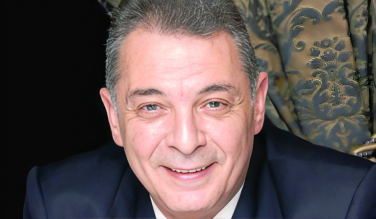 الفنان محمود حميدة