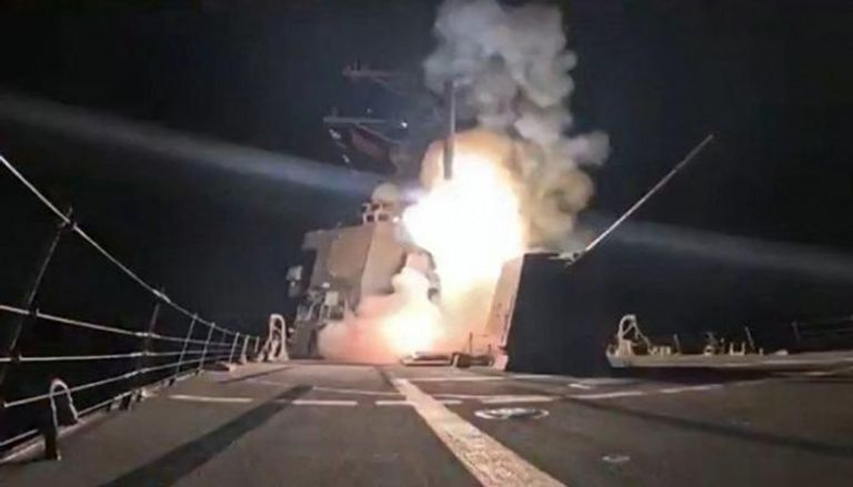 إطلاق صاروخ من سفينة حربية أمريكية على أهداف لداعش