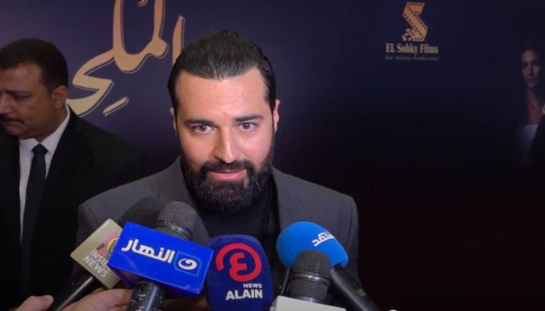 الفنان أحمد حاتم