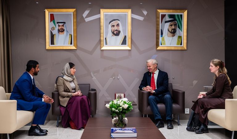 جانب من توقيع الاتفاقية