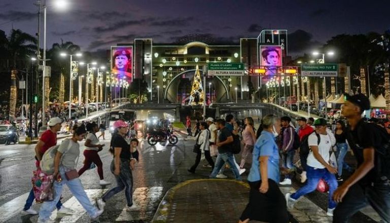 شارع بوليفار مُزين بأضواء عيد الميلاد في كاراكاس