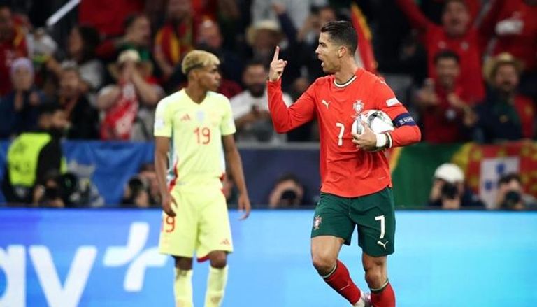 لامين يامال وكريستيانو رونالدو