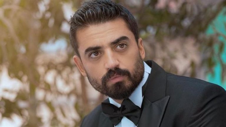 الفنان إسلام جمال 