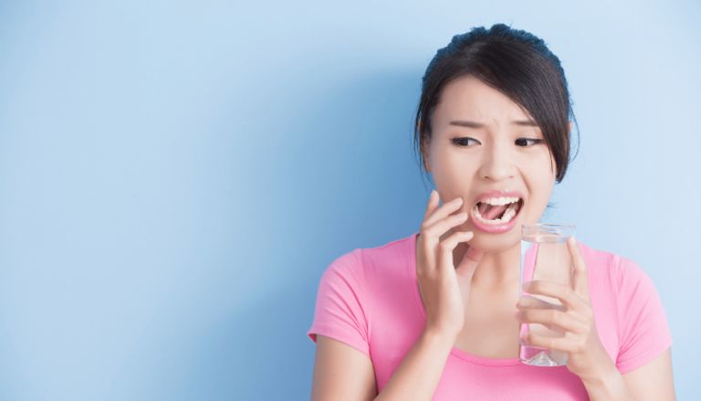 علاج حساسية الأسنان في المنزل