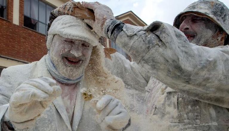 مهرجان إلس إنفاريناتس التقليدي في إسبانيا