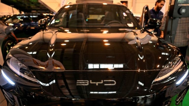 بي واي دي تتجاوز تسلا