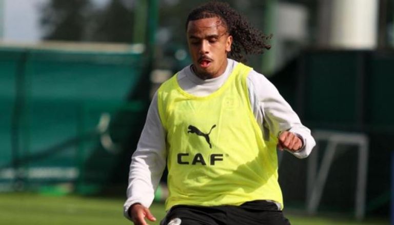 دورفال مدافع منتخب الجزائر