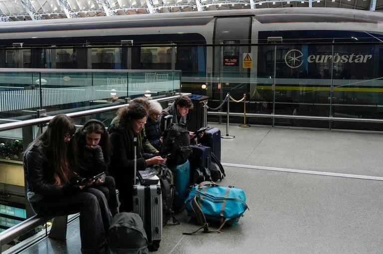 فوضى في «يوروستار» - أ ف ب فوضى في «يوروستار» - أ ف ب
