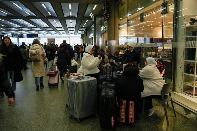 فوضى في «يوروستار» - أ ف ب فوضى في «يوروستار» - أ ف ب