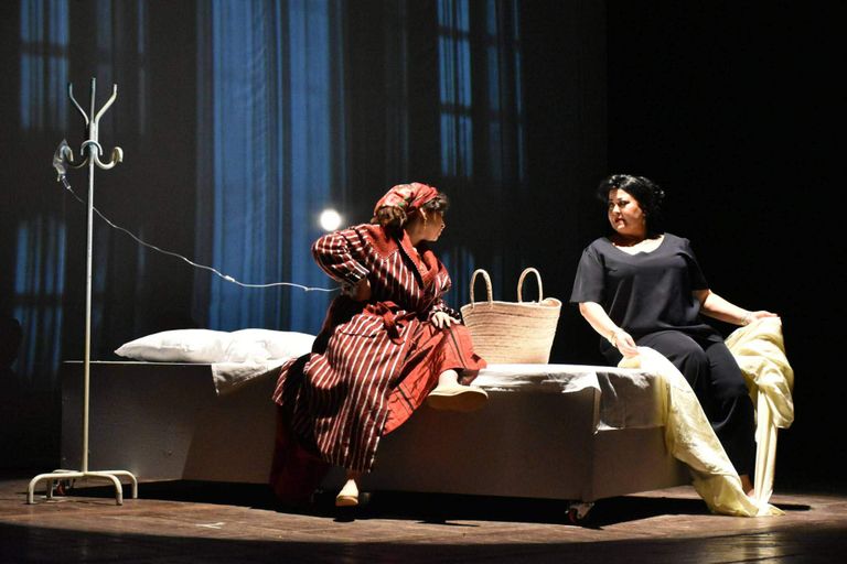 عرض "كحلة الأهذاب"