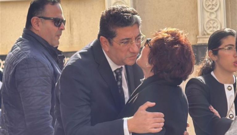 هاني رمزي في جنازة والدته