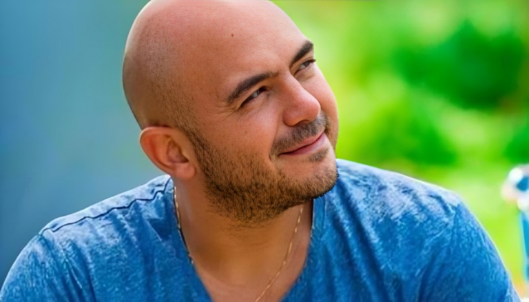 الفنان محمود العسيلي الفنان محمود العسيلي