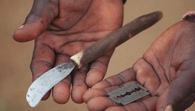 أدوات الختان- أرشيفية