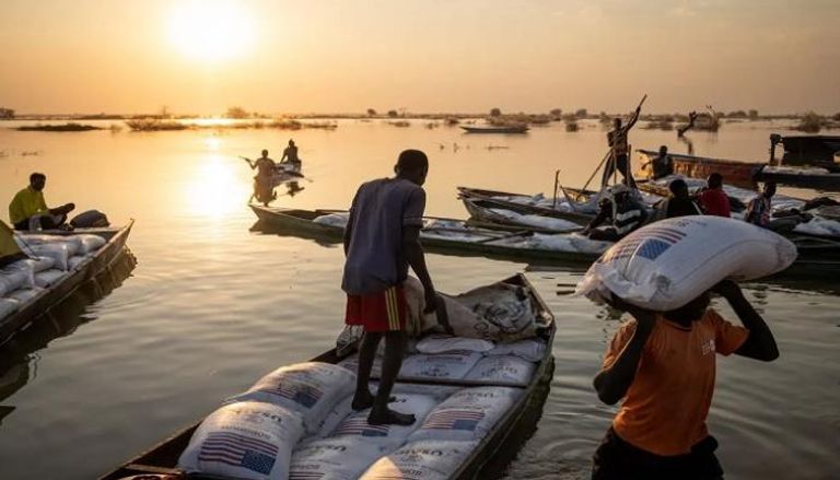 تسليم المساعدات الغذائية الممولة من الولايات المتحدة في بانتيو، جنوب السودان