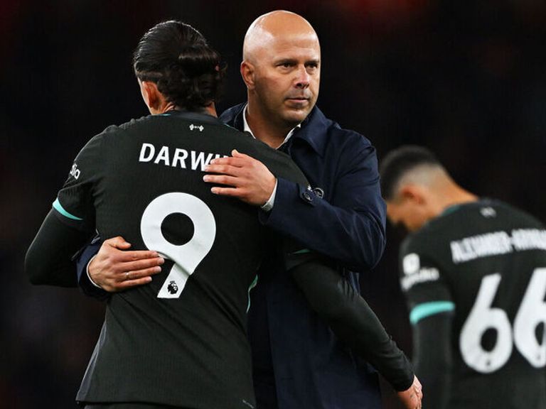 أرني سلوت وداروين نونيز