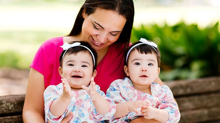 أمهات التوائم يواجهن خطر الإصابة بأمراض القلب