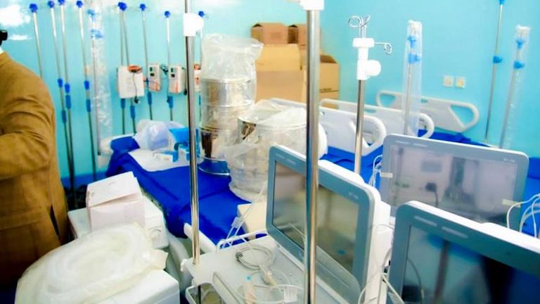 زيارة محافظ شبوة باليمن