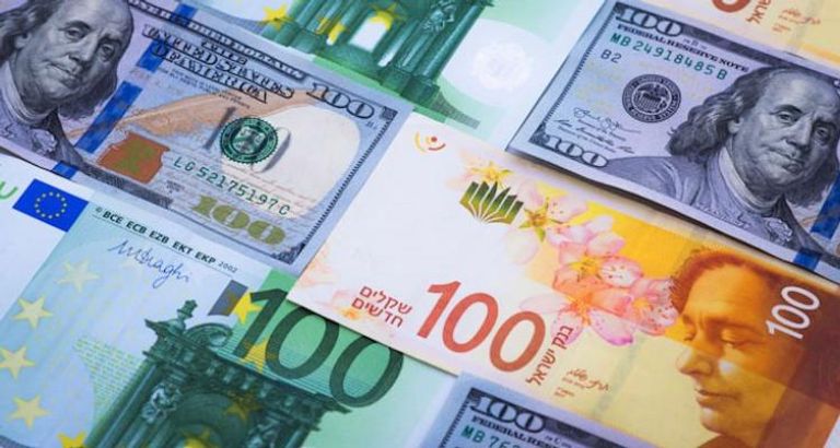 الدولار مقابل العملات الأخرى دولارات أمريكية
