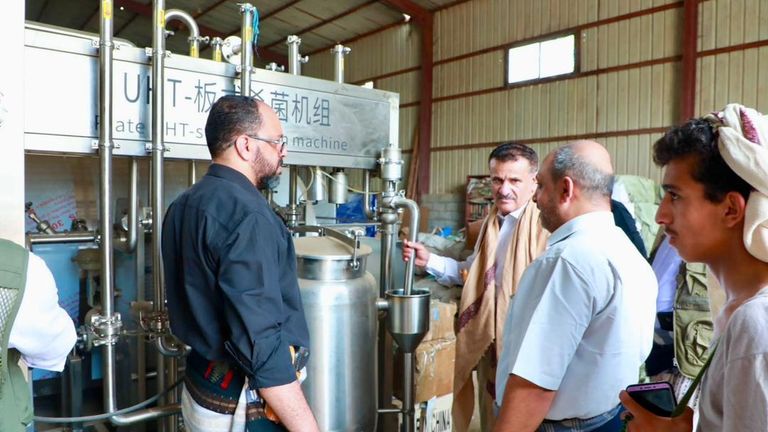 سطو حوثي ممنهج على كبرى مشاريع الحليب باليمن