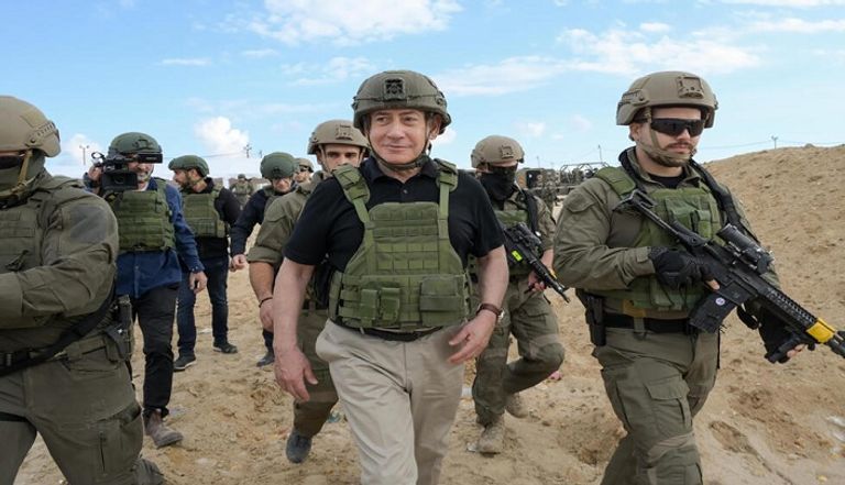نتنياهو في محور نتساريم فلسطينيون في طريق نتساريم بعد انسحاب الجيش الإسرائيلي منه
