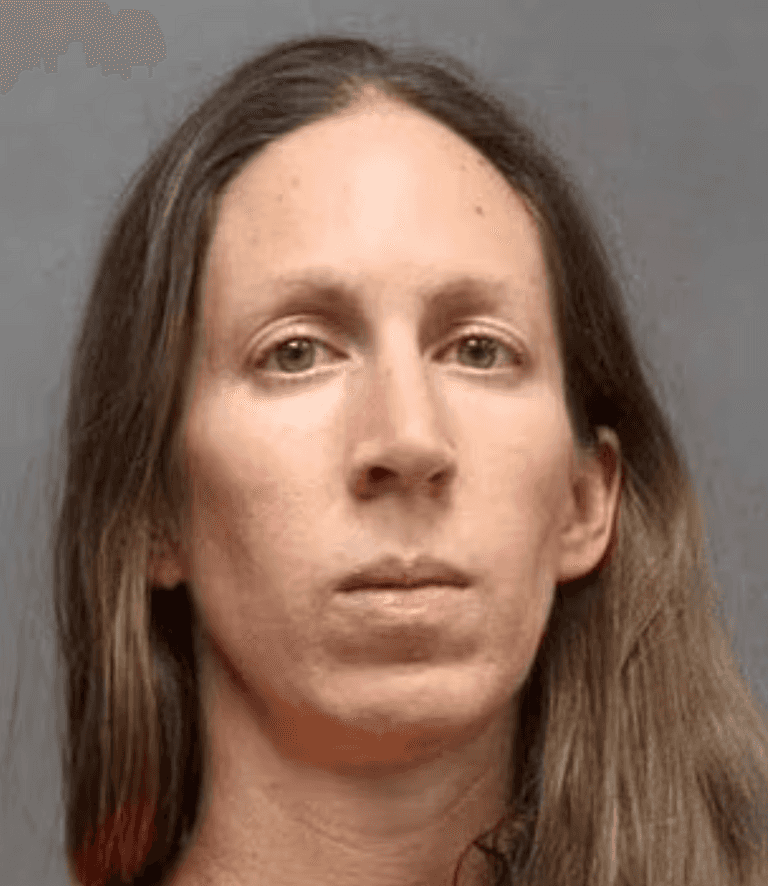 ضابطا الشرطة المعتقلان