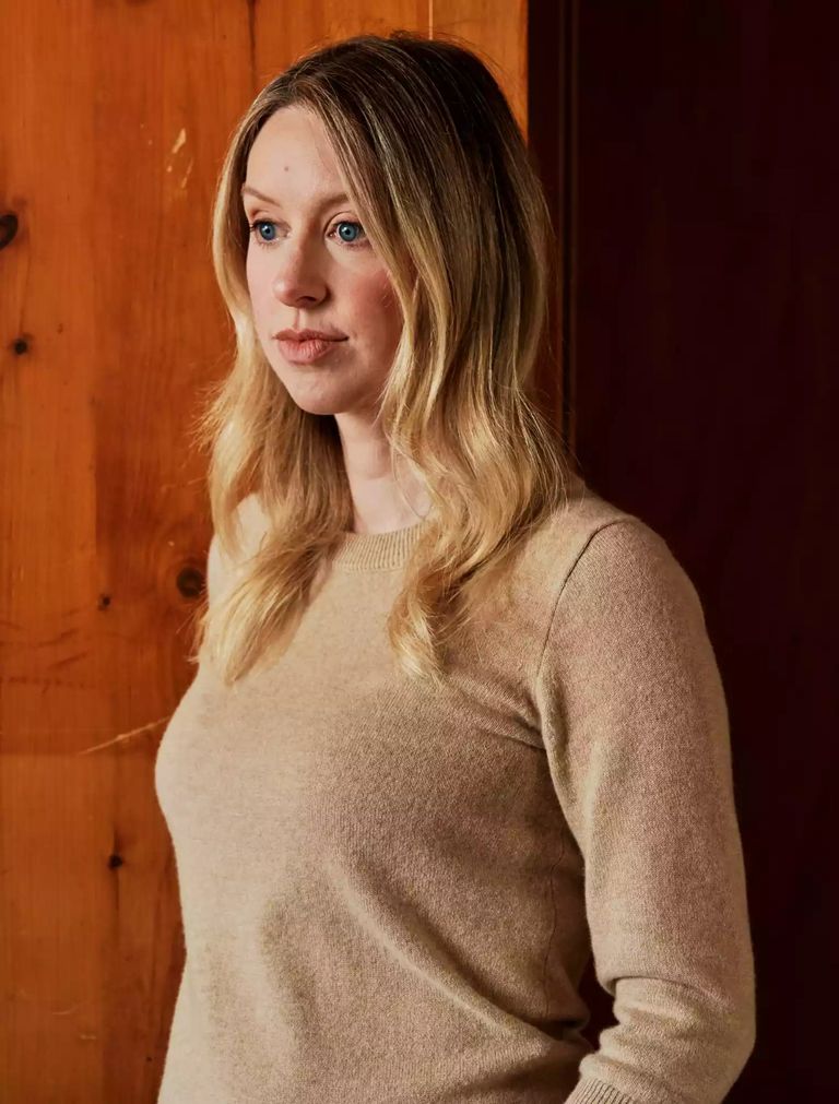 إليزابيث هولمز