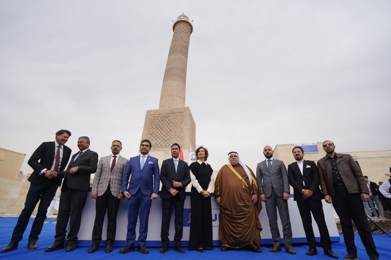 المنارة الحدباء تعلو مجددا في سماء الموصل