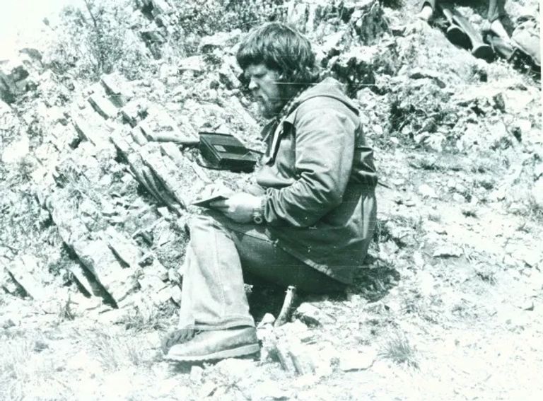 علماء روس في موقع الارتطام