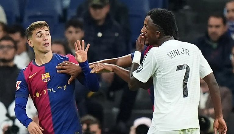غافي وفينيسيوس جونيور غافي لاعب برشلونة