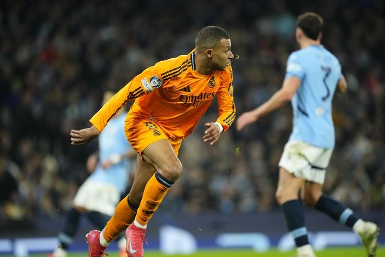 ريال مدريد ومانشستر سيتي بيب غوارديولا مدرب مانشستر سيتي