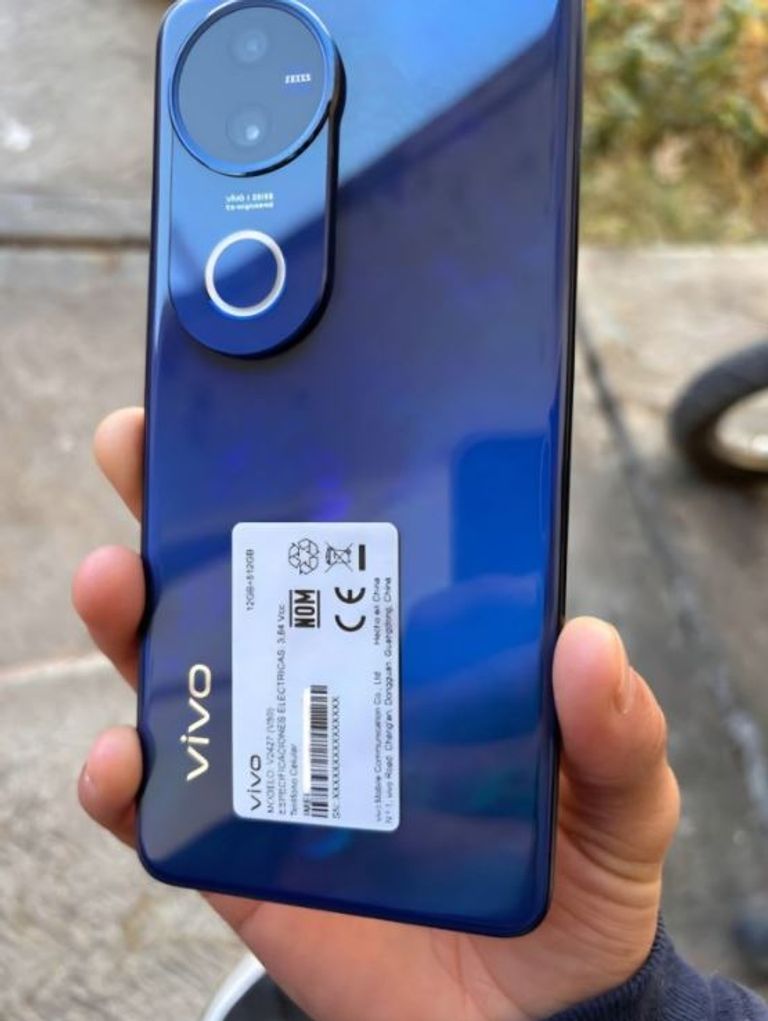 هاتف فيفو Vivo V50