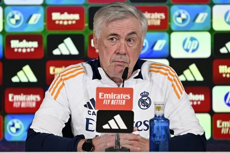 كارلو أنشيلوتي ديفيد ألابا وأنطونيو روديغير