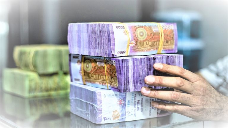 بعض فئات العملة السورية - أرشيفية