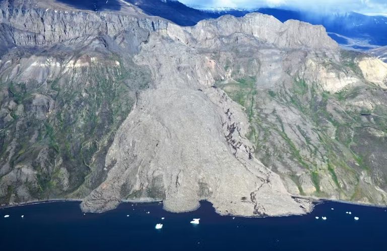 منحدرات ساحل غرينلاند غرينلاند -أرشيفية