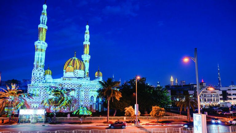 مسجد جميرا الكبير أحد الأماكن الرمضانية في دبي لعام 2025 للزيارة