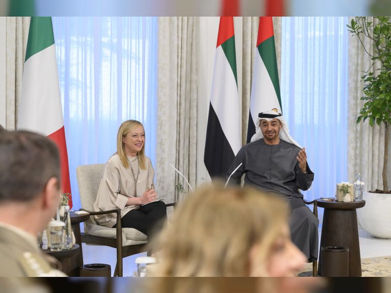 الشيخ محمد بن زايد آل نهيان وميلوني في لقاء سابق