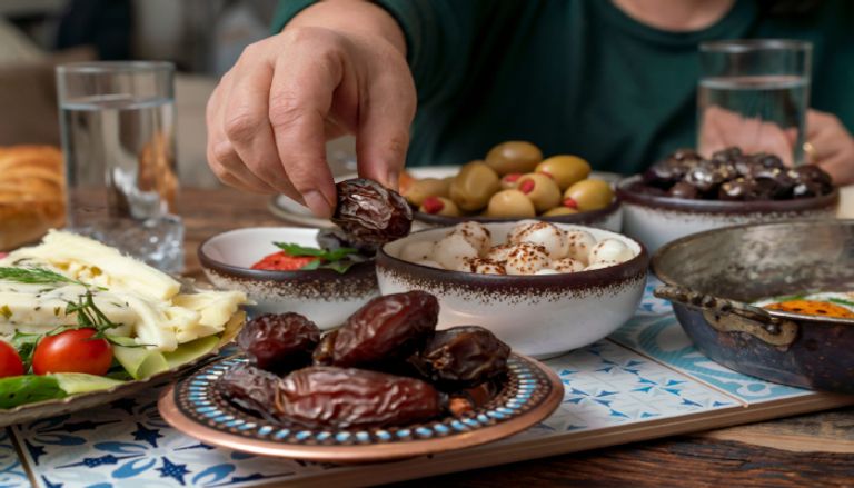 
أعراض تنذر بضرورة الإفطار في رمضان.. احذر الصيام خطرًا!
