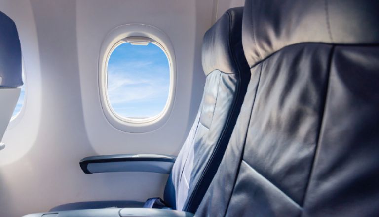 شركة طيران تعتذر بعد ترك جثة بجانب الركاب