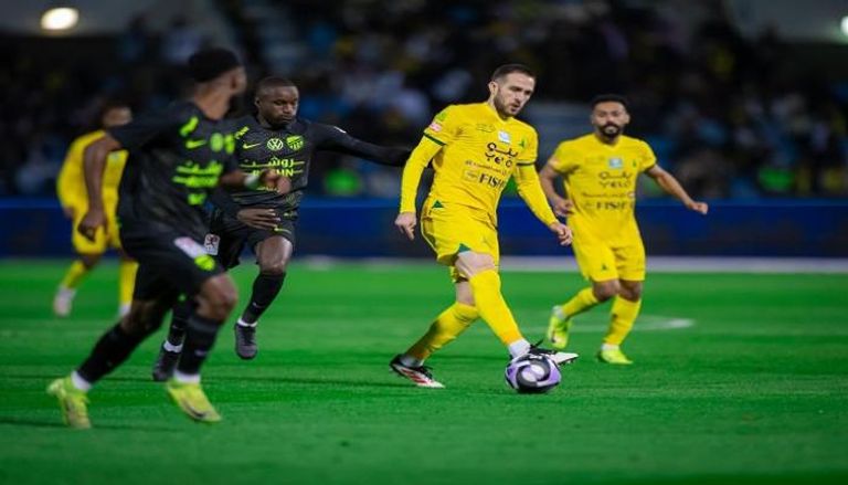 من مباراة الاتحاد والخليج في الدوري السعودي