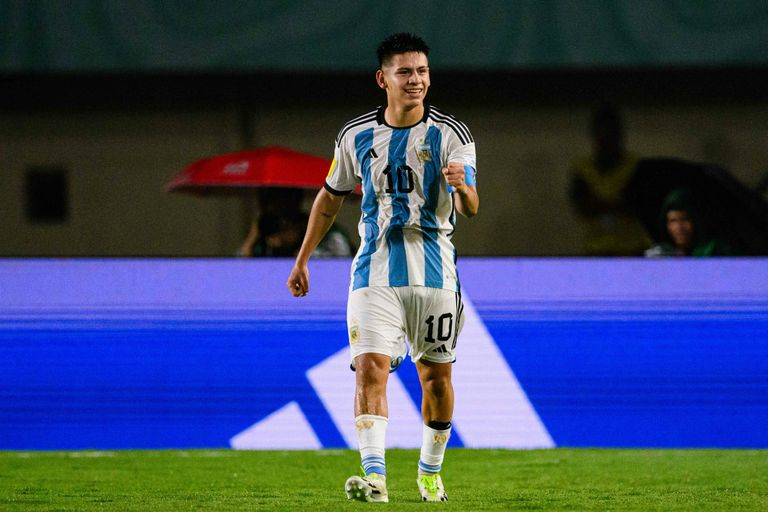 كلاوديو إتشيفيري