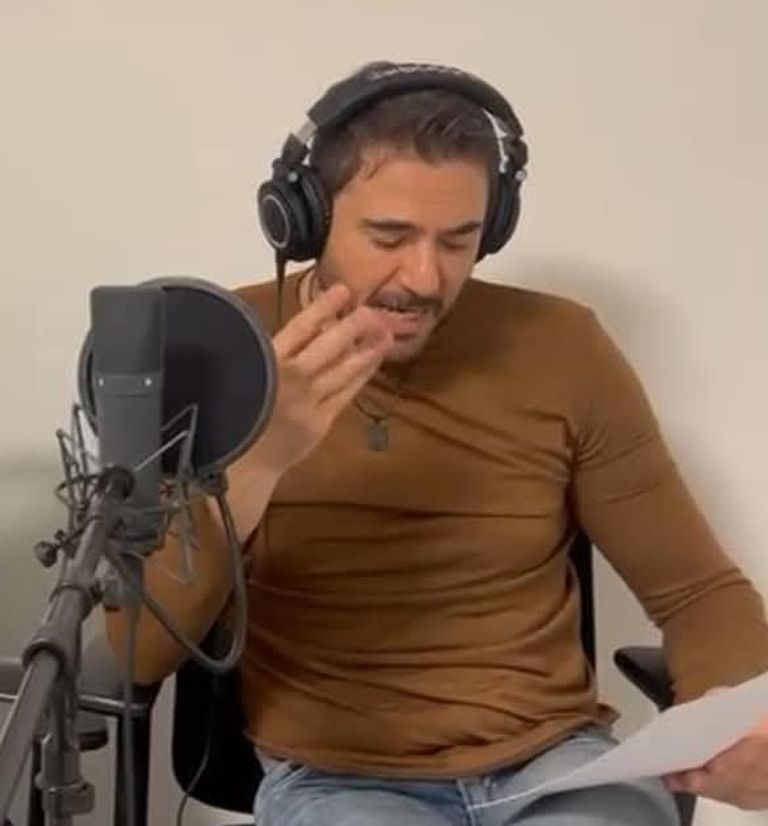 الفنان أحمد عز