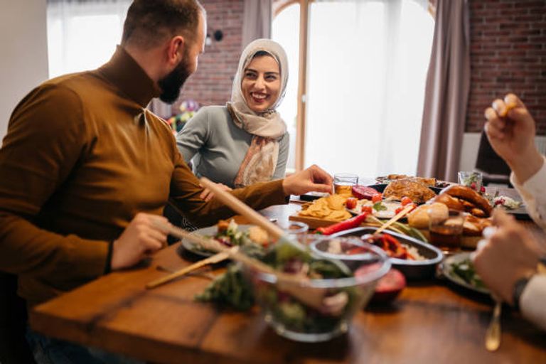 دراسة تكشف تأثير صيام شهر رمضان على الأنماط الغذائية