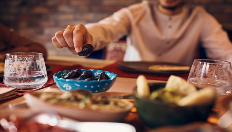 أخطاء غذائية شائعة في رمضان أخطاء غذائية شائعة في رمضان