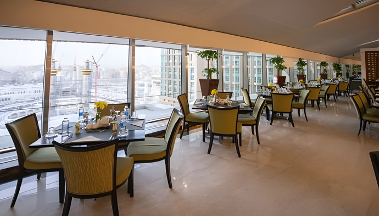 بوفيه رمضاني في فندق فيرمونت برج الساعة أحد أفضل الخيم الرمضانية في مكة 2025