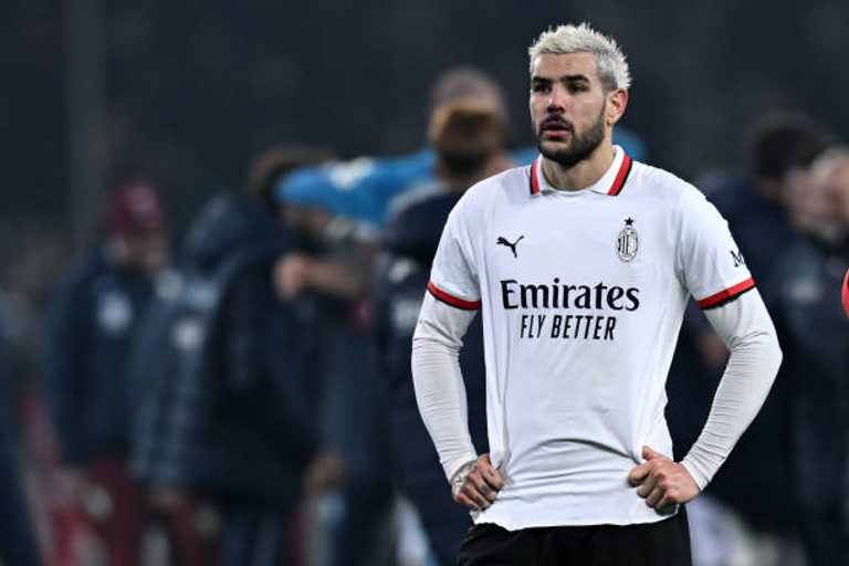 ثيو هيرنانديز جانب من مباراة مانشستر سيتي وريال مدريد