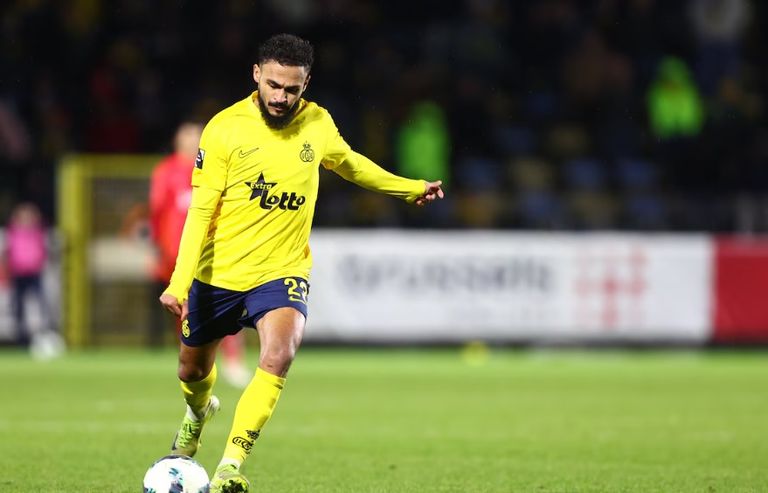 النجم المغربي سفيان بوفال