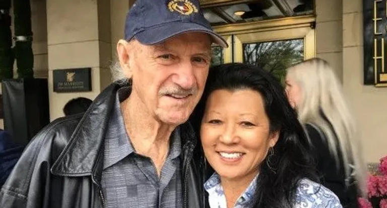 جين هاكمان وزوجته