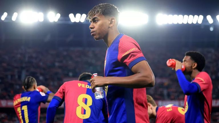 لامين يامال لامين يامال نجم برشلونة