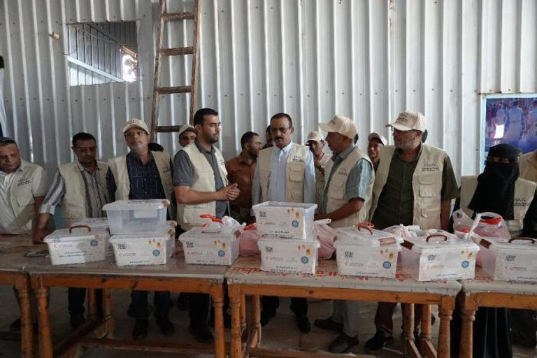 توزيع 225 ألف وجبة بتعز اليمنية